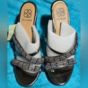 **NWT** Daisy Fuentes Pewter Wedge Womens Sandals With Rhinestone Straps, 8 M